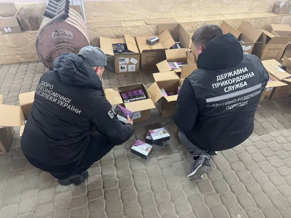Волинські прикордонники «накрили» канал продажу «електронок» (фото)