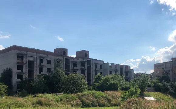 У Нововолинську оштрафували батьків, чиї діти розважались в недобудові