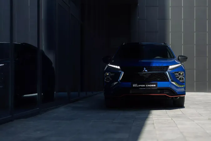 Новий MITSUBISHI ECLIPSE CROSS: рішення для безпеки й підтримки водія на дорозі