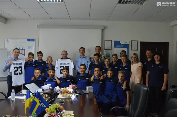 Гру луцьких футболістів «Підшипника» з Філіппінами дивився Президент України*