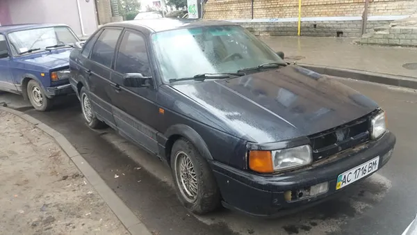 Із центру Луцька зникло «нічийне» авто (фото, оновлено)