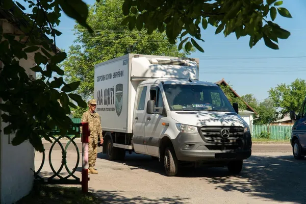 Жив у Рожищі, поховали на Житомирщині: в останню путь провели воїна Віталія Чижевського (фото)