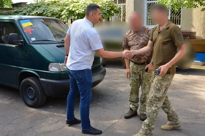 З Волині передали бус для потреб Севастопольської бригади тактичної авіації