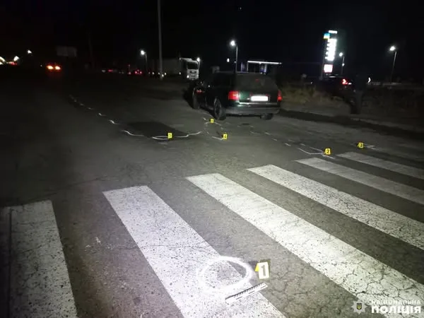 Моторошна ДТП на пішохідному переході: на волинянина наїхали одразу два автомобілі (фото 18+)