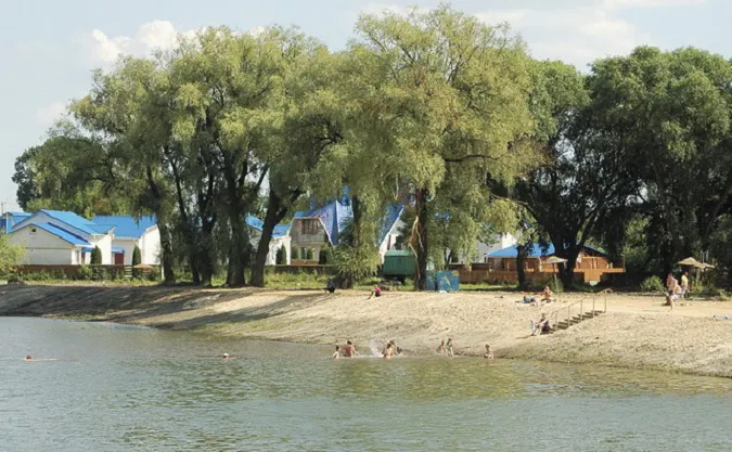 На Теремнівських ставках у Луцьку водолази шукають потопельника (відео)