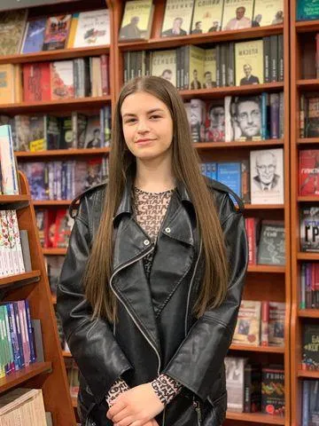 Чи є в книгарнях Луцька книжки російською мовою (фото)
