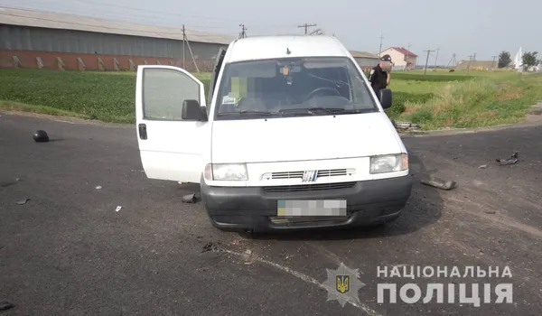 Помер, не приходячи до тями: на Волині мотоцикліст в'їхав у авто (фото, відео)