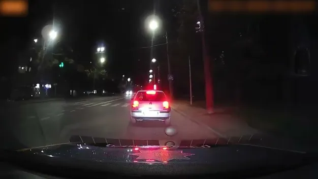 «Підрізав» патрульних: у Луцьку за кермом авто зловили 17-річного порушника (відео)