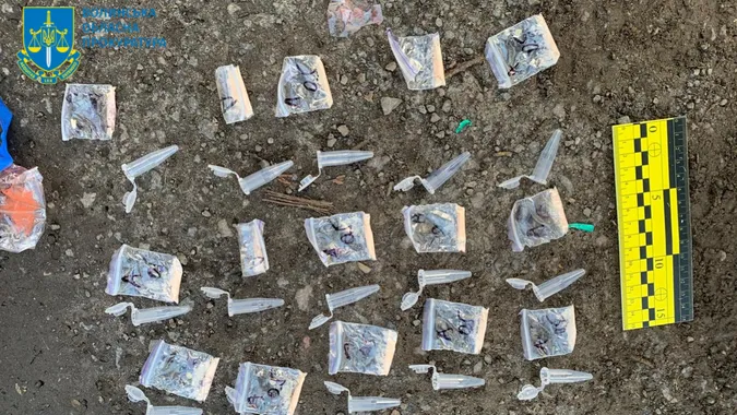 Отримав наркотики поштою: 18-річного лучанина кинули за ґрати на 9 років (фото)