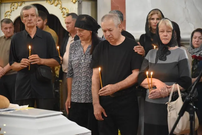 У Луцьку попрощалися із загиблими на війні Наталією Кулацькою та Ігорем Тимчуком (фото)