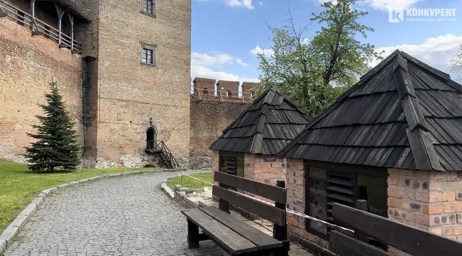 Спокійно і затишно: яка весна у Луцькому замку (фото)