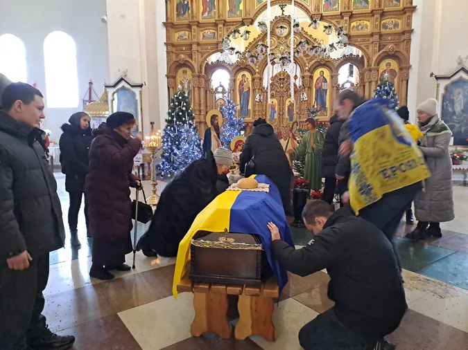 У Ковелі попрощалися з захисником Романом Сахаруком, який загинув на Різдво