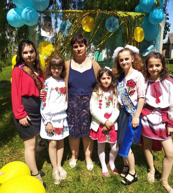 Восьмеро дітей і одна мама: як волинянка сама підняла на ноги стільки малечі