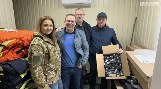 Спецодяг для рятувальників та турнікети: німецькі благодійники привезли допомогу до Луцька