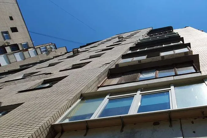 У Луцьку вистрелили в 16-річну дівчину, яка стояла на балконі
