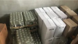 Луцькі прикордонники затримали мікроавтобус, вщент заповнений контрафактом (фото)