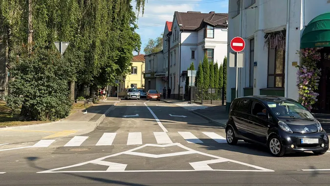 У Луцьку відновили рух вулицею Степана Бандери (фото)