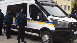 Нацгвардійці патрулюватимуть вулиці Луцька на спецавтомобілі (фото)