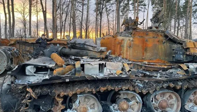На сході ЗСУ знищили 57 загарбників, танк та понад 20 одиниць ворожої техніки