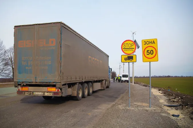 Підприємці заплатять 100 тисяч за перевантажені фури на волинських дорогах