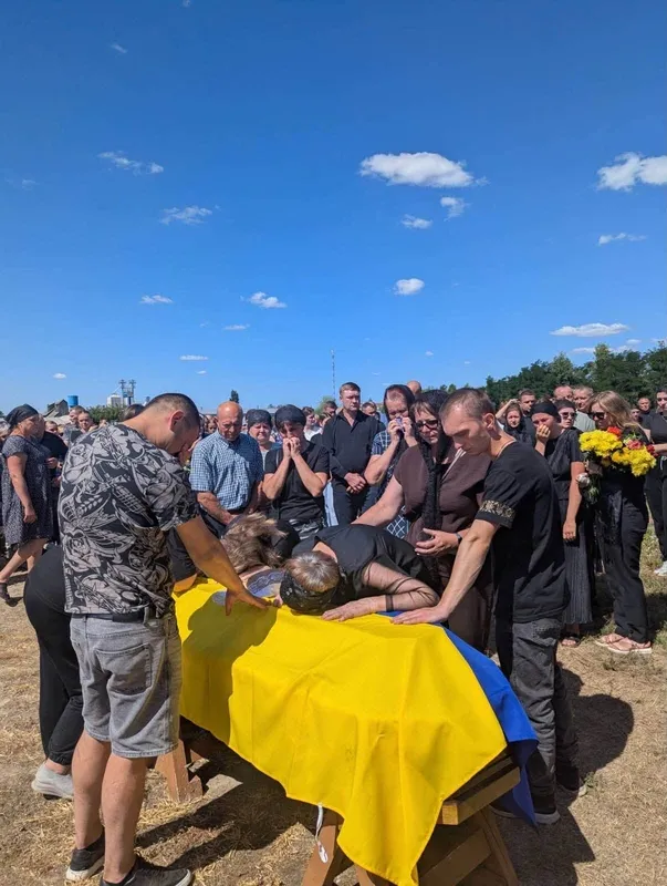 На Волині попрощалися із 30-річним Героєм Віталієм Ксьондзиком (фото)