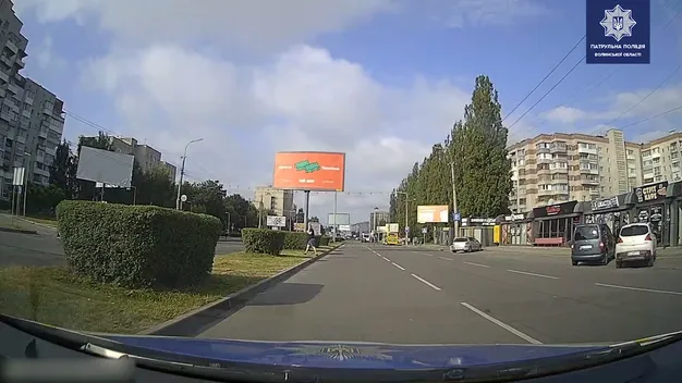 Пішоходи-всюдиходи і «велоїздуни»: у Луцьку ловили порушників (відео)