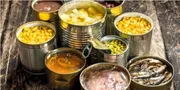Їх треба мати про запас: які консерви можуть зберігатися роками