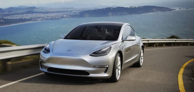 Tesla створює пристрій штучного інтелекту для безпілотних авто