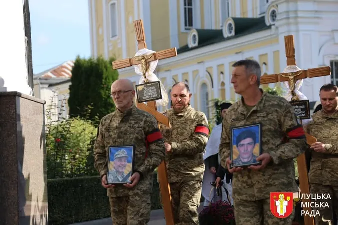 У Луцьку попрощалися з полеглими воїнами Володимиром Крачуновим та Валерієм Чайковським (фото)