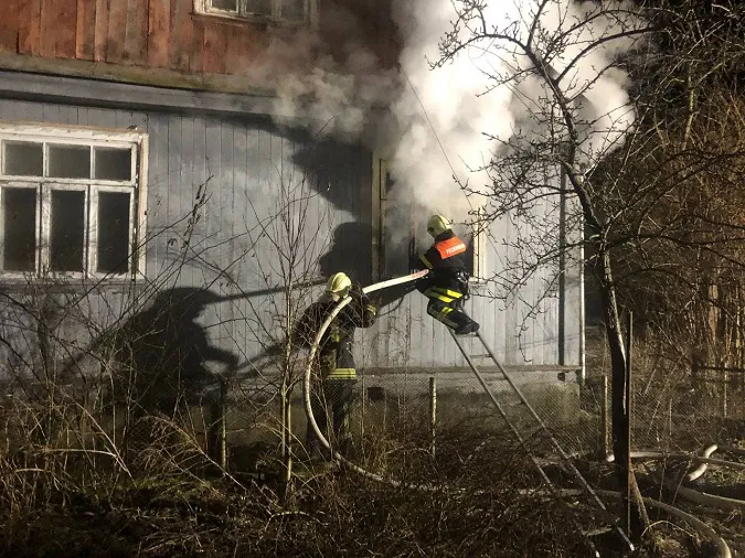 У Володимирі вночі горів житловий будинок (відео)