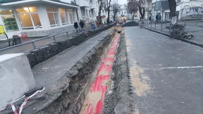 У центрі Луцька припинили земельні роботи – через «трилінку» покличуть археологів