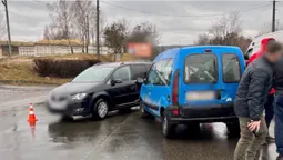 В поліції розповіли деталі аварії, що сталась біля консульства у Луцьку (фото)