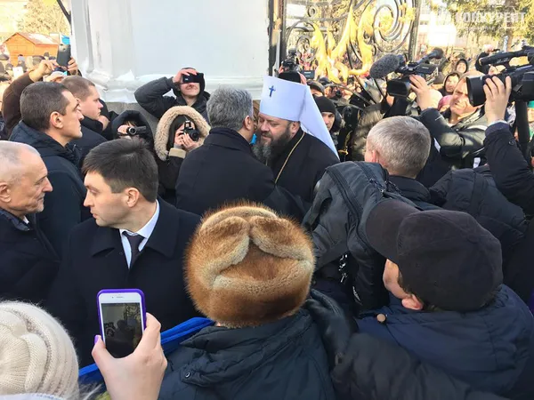 Петро Порошенко прибув до луцького собору (фото, відео, оновлюється)