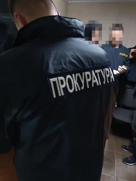 100 тисяч за зміну: на Волині митника взяли на хабарі (фото)