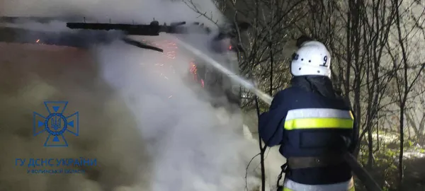 Коротке замикання і необережне поводження з вогнем: на Волині загасили три пожежі (фото)