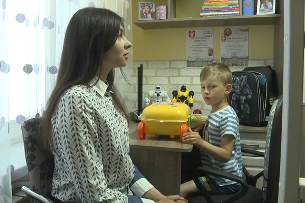 У візочках, кошиках і лотках для яєць: в луцькому ліцеї  влаштували день без портфеля (фото, відео)