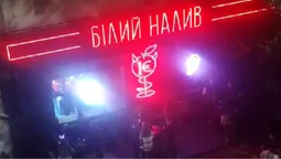 Луцькі муніципали взялись за «Білий налив», бо там гуляють до ночі (відео)