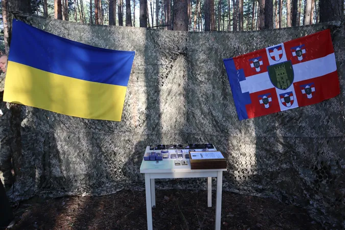 Комбриг волинської ТрО вручив бійцям і бійчиням нагороди (фото)