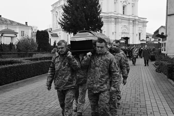 У Луцьку попрощалися із загиблим на Запоріжжі Сергієм Мезенцевим (фото)