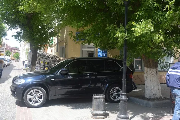 (НЕ)пішохідна вулиця Лесі Українки (фото)