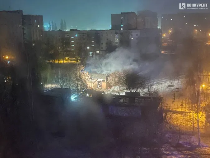 Дим стовпом: у Луцьку на проспекті Молоді знову палає (відео)