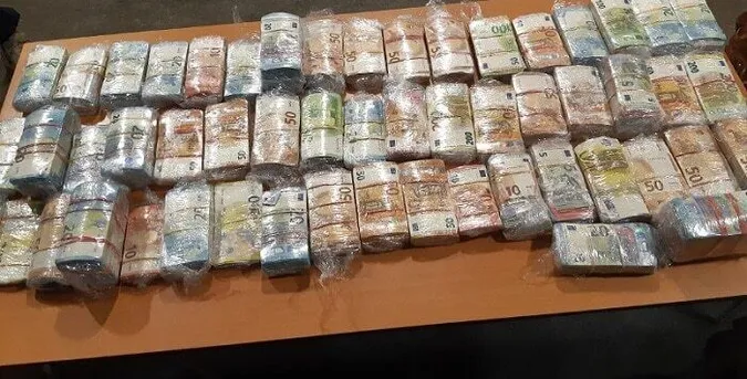 У Нідерландах затримали українця, у якого були 3 млн євро готівкою
