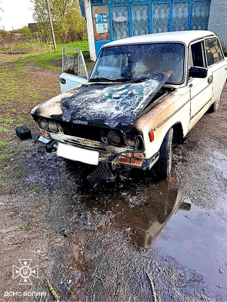 У селищі на Волині горів «жигуль» (фото)