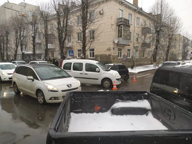 У центрі Луцька сталася ДТП на «проблемному» перехресті (фото)