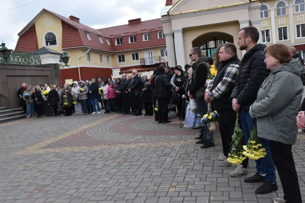 У Луцьку попрощалися з Героями Валентином Кравцем та Максимом Діковим (фото)