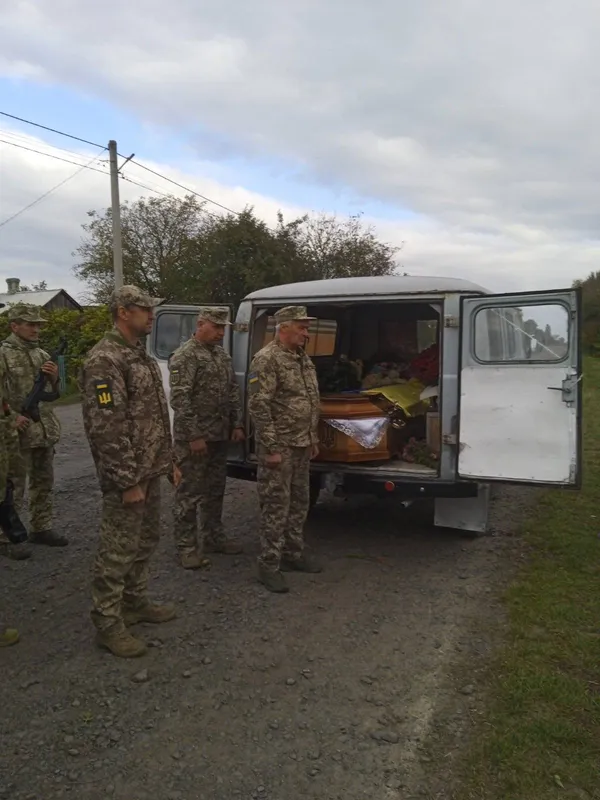 Загинув, не дочекавшись народження дитини: на Волині провели в останню путь Василя Шафранюка (фото)