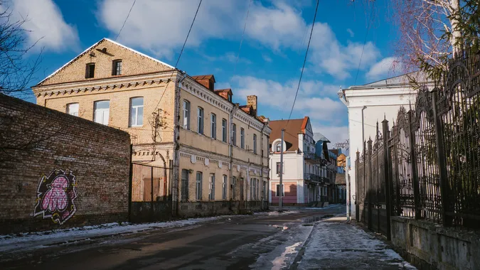Відлига у Старому місті: луцький фотограф поділився атмосферними знімками