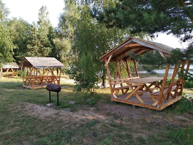 Велике озеро, альтанки та багато риби: де можна відпочити неподалік Луцька (фото)