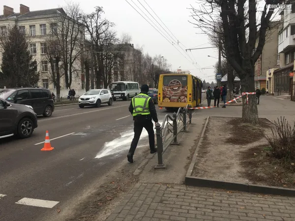 У Луцьку маршрутка збила пішохода (фото)
