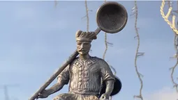 У Луцьку з'явився новий кликун (фото)